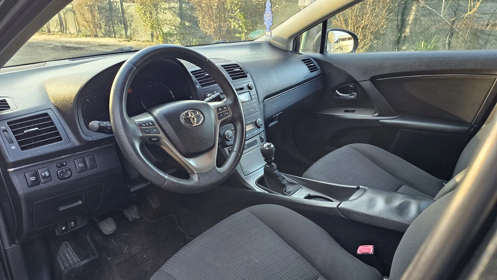 Toyota Avensis 1.8, снимка 10 - Автомобили и джипове - 54221214