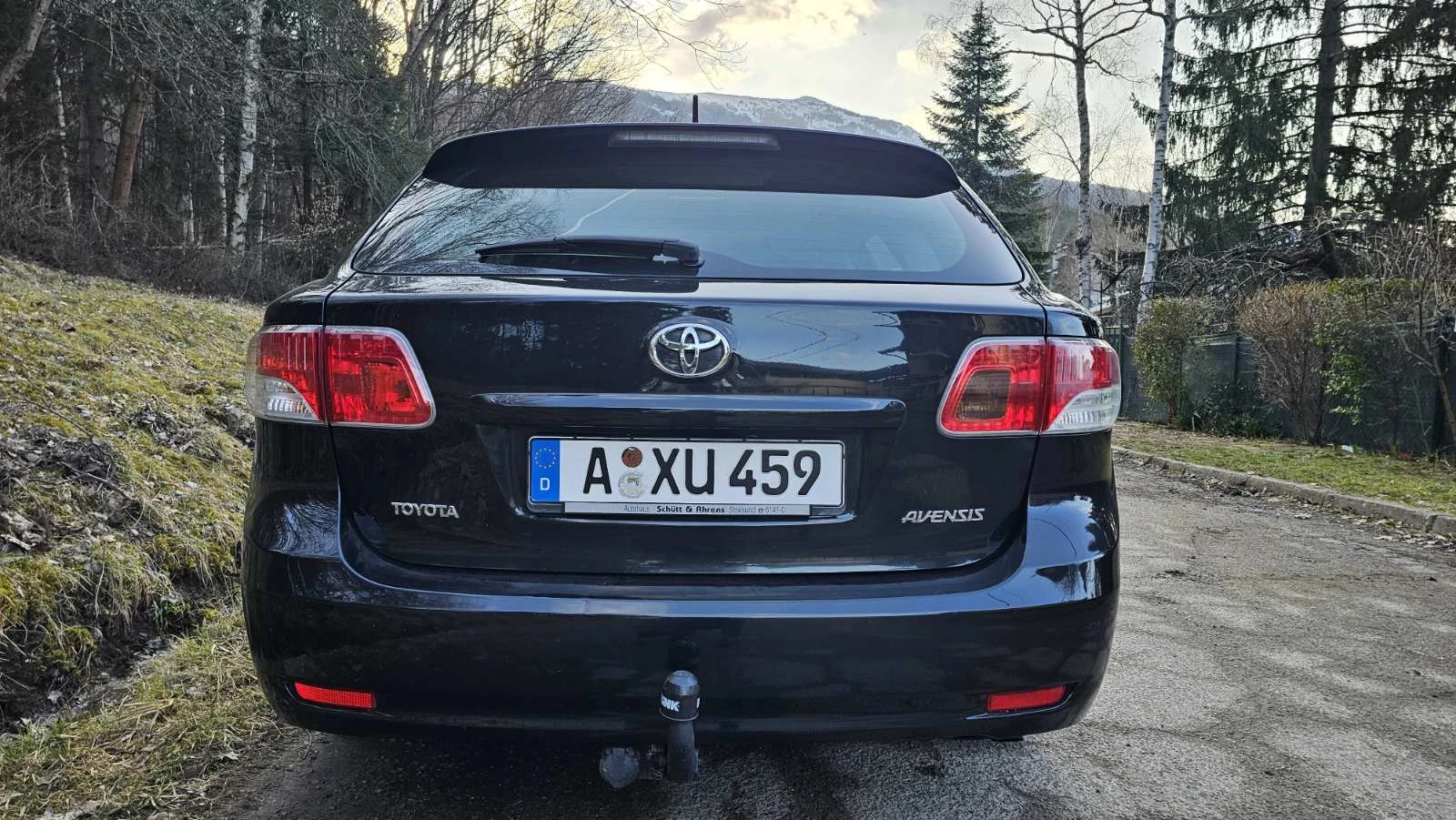 Toyota Avensis 1.8, снимка 4 - Автомобили и джипове - 54221214