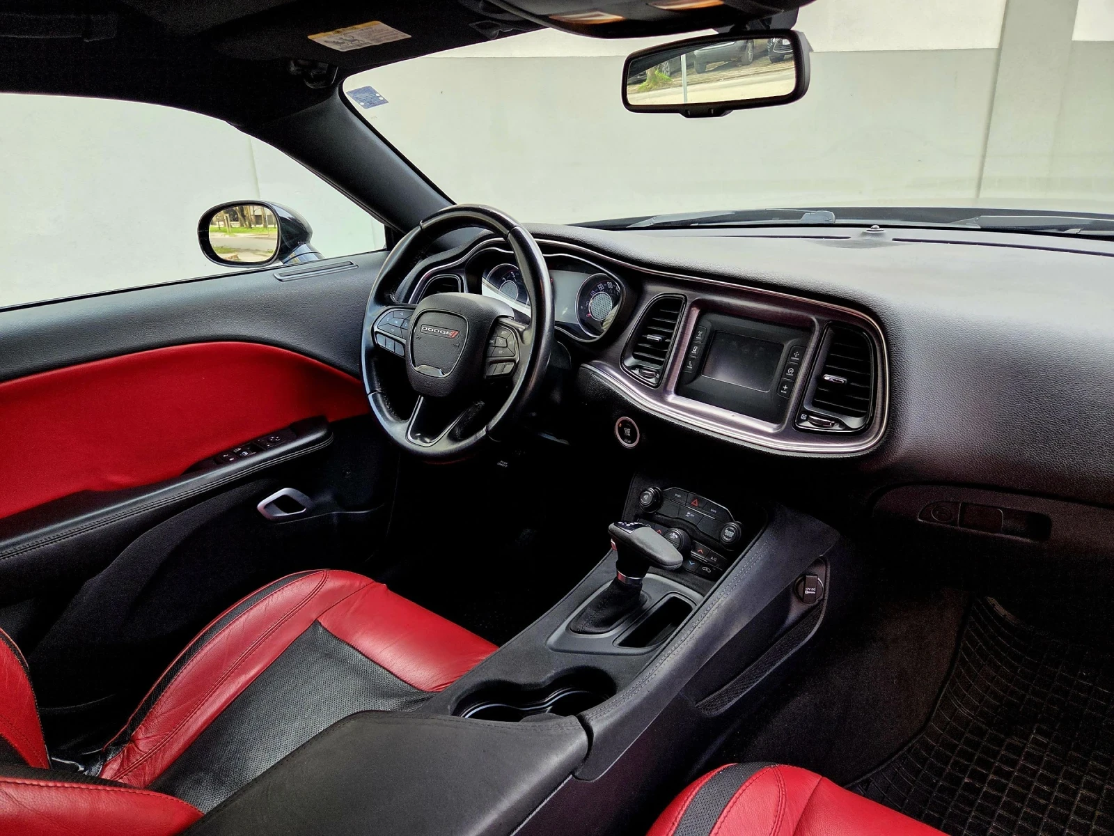 Dodge Challenger 3.6 V6 SXT ГОТОВ ЗА СЕЗОНА ТОП ЦЕНА!!!, снимка 12 - Автомобили и джипове - 54401508