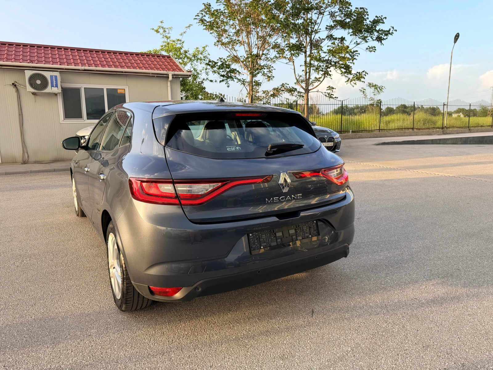 Renault Megane 1.5DCI NAVI AUTOMAT FULLL, снимка 3 - Автомобили и джипове - 54742586