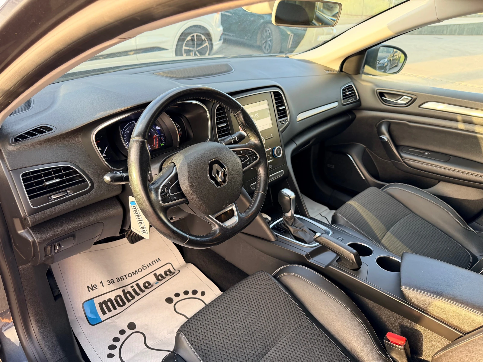Renault Megane 1.5DCI NAVI AUTOMAT FULLL, снимка 9 - Автомобили и джипове - 54742586
