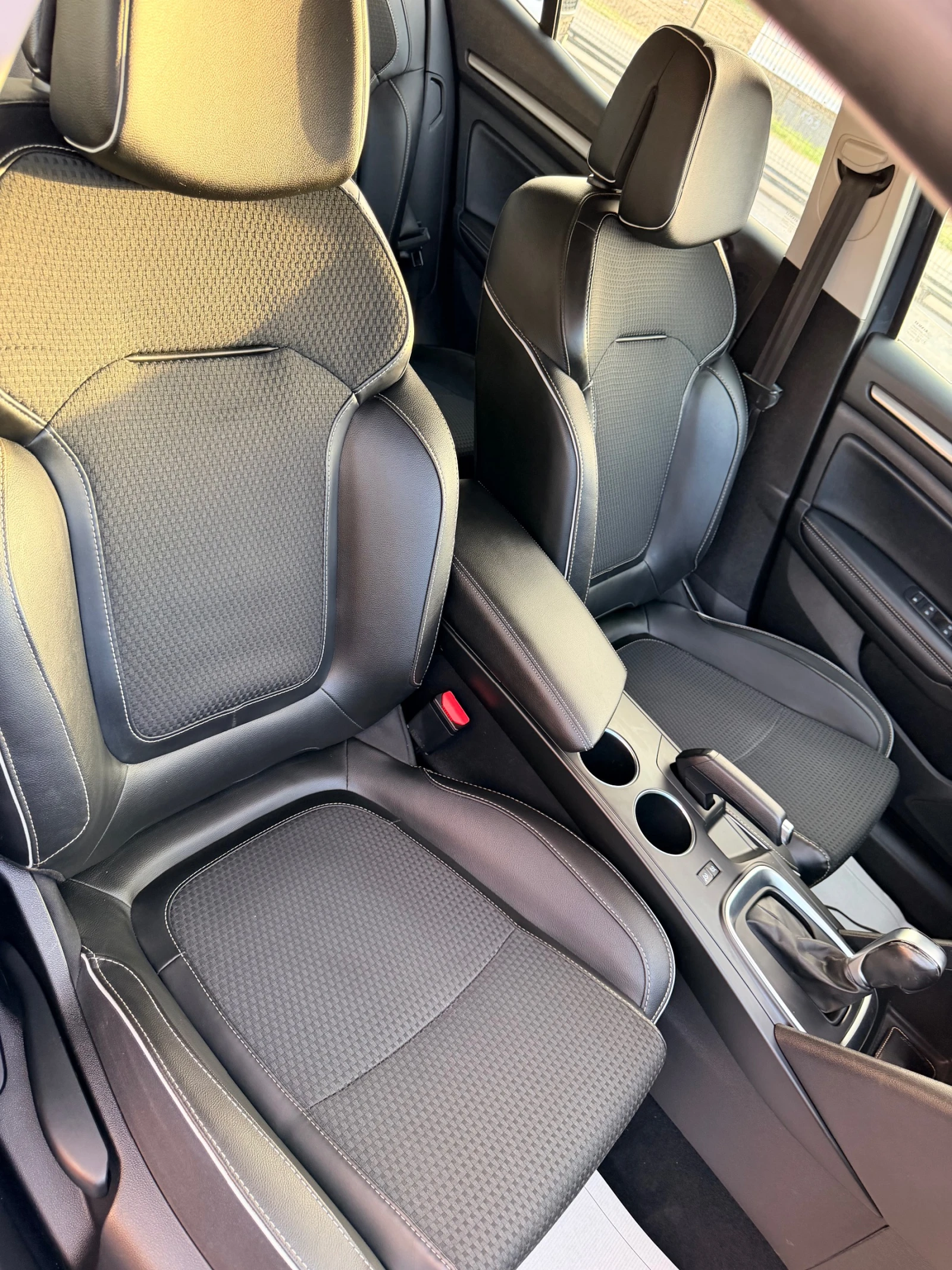 Renault Megane 1.5DCI NAVI AUTOMAT FULLL, снимка 14 - Автомобили и джипове - 54742586
