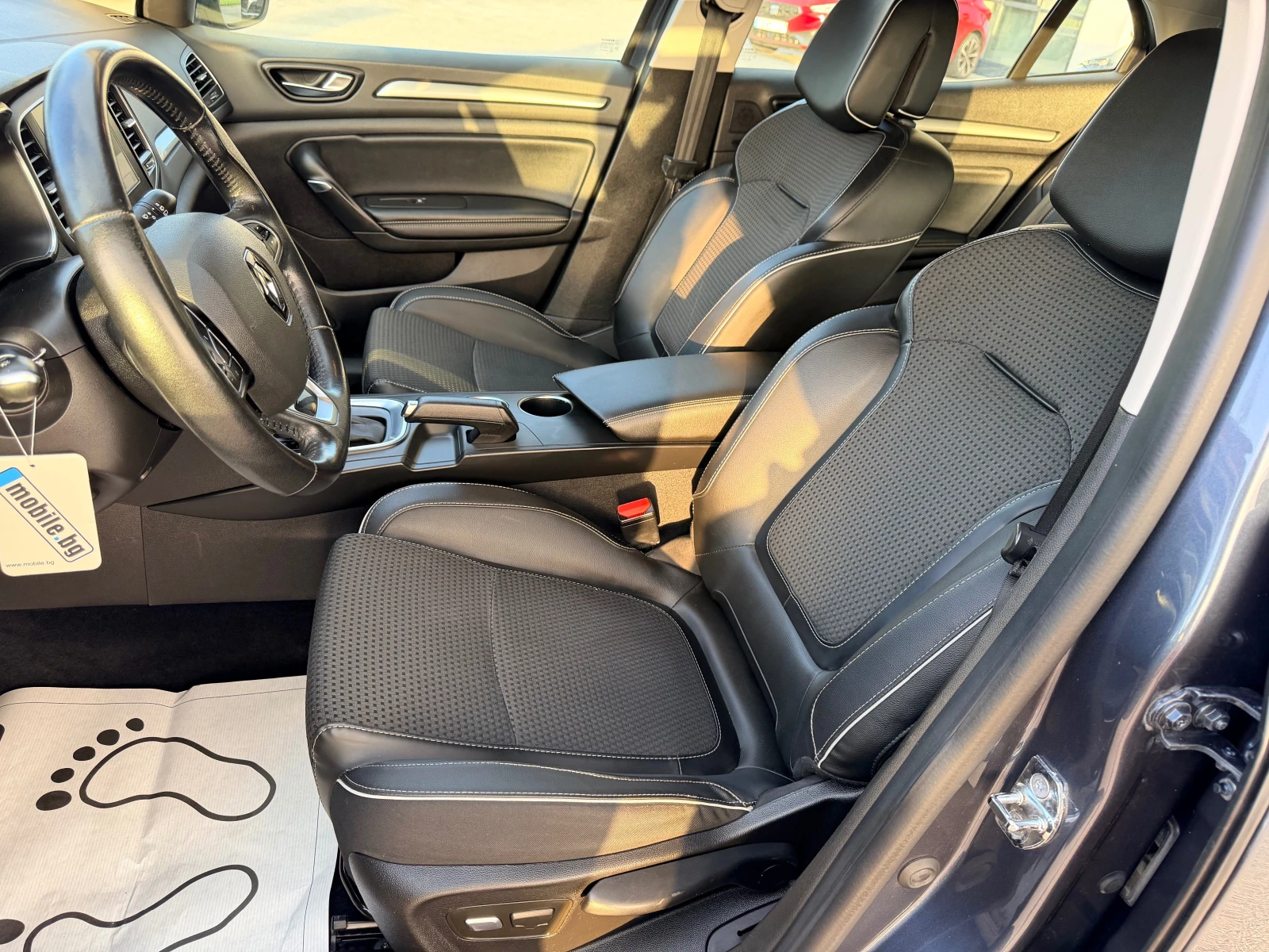 Renault Megane 1.5DCI NAVI AUTOMAT FULLL, снимка 10 - Автомобили и джипове - 54742586