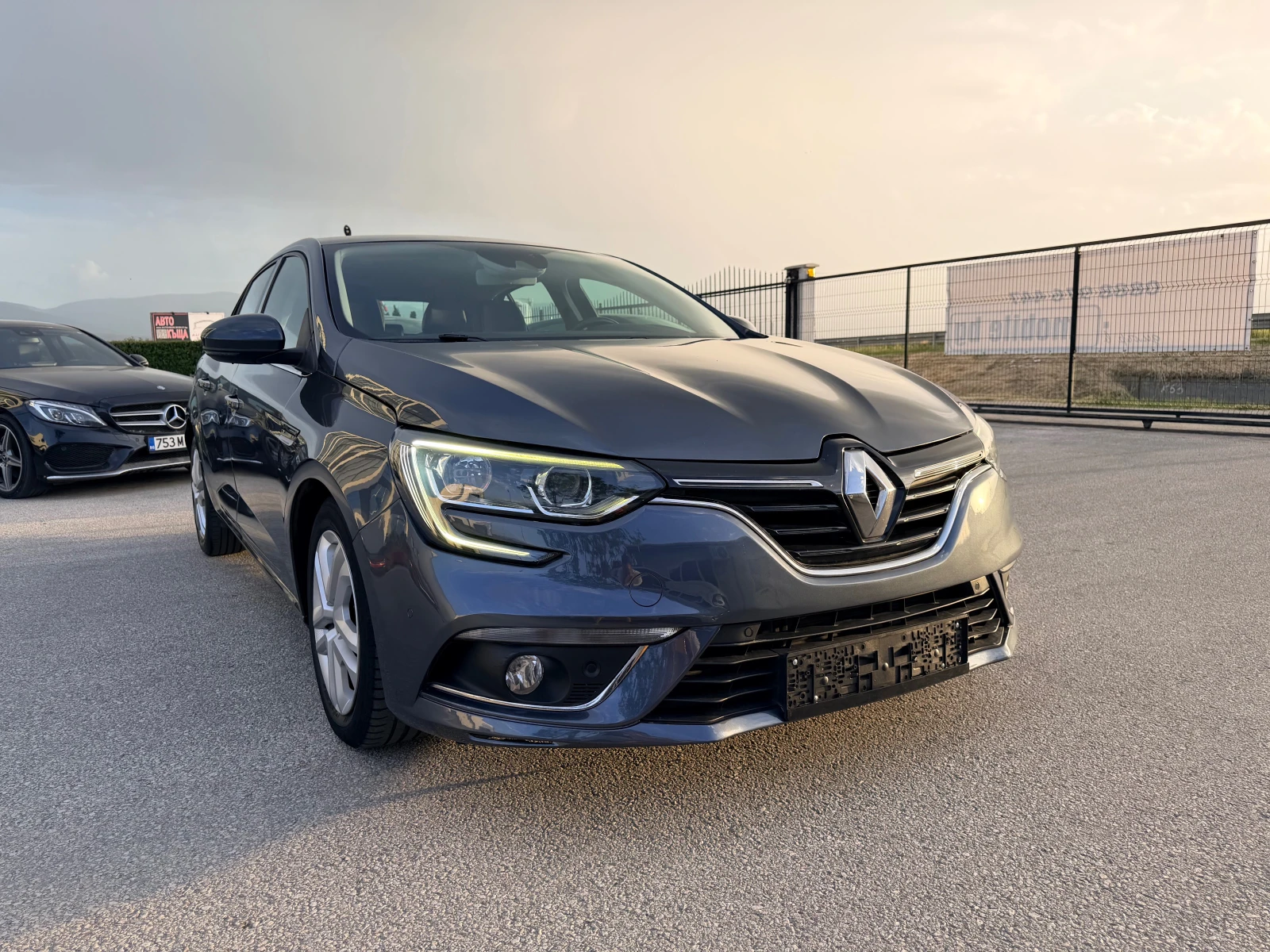 Renault Megane 1.5DCI NAVI AUTOMAT FULLL, снимка 7 - Автомобили и джипове - 54742586