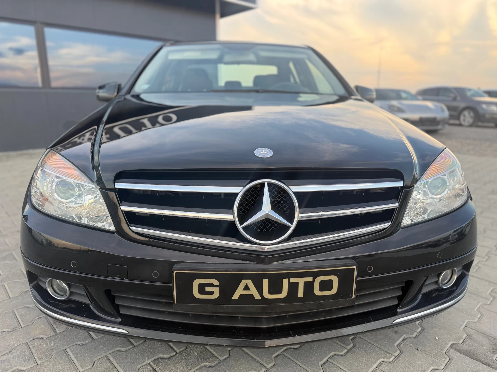 Mercedes-Benz C 180 Kompresor Собствен лизинг !!Обслужена, регистриран, снимка 2 - Автомобили и джипове - 54940601