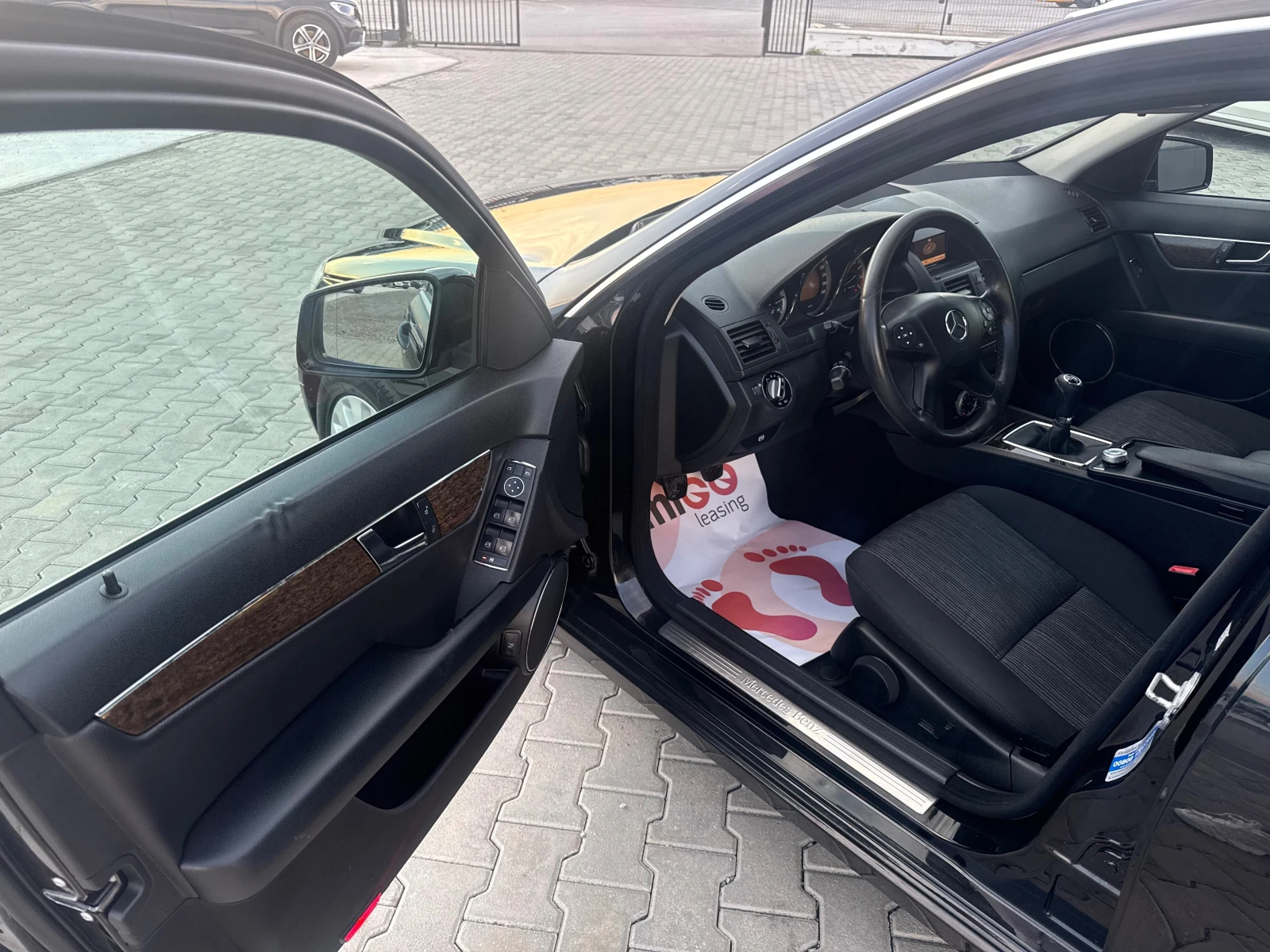Mercedes-Benz C 180 Kompresor Собствен лизинг !!Обслужена, регистриран, снимка 10 - Автомобили и джипове - 54940601
