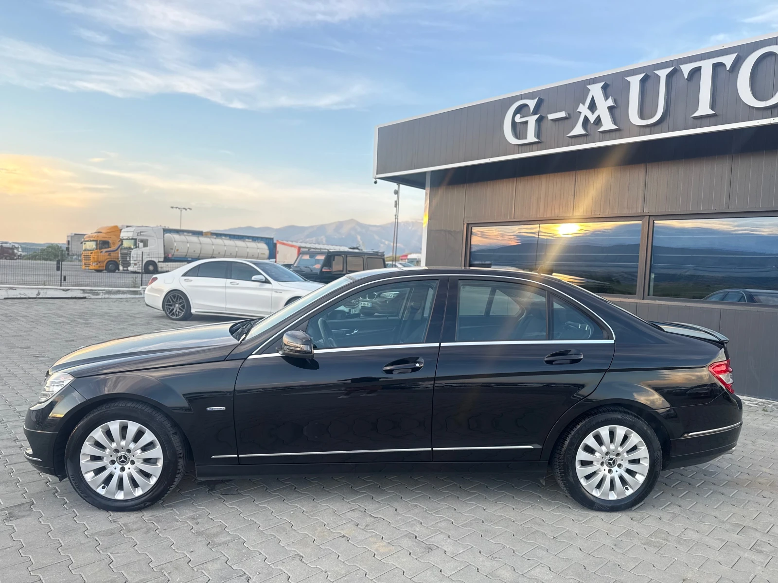 Mercedes-Benz C 180 Kompresor Собствен лизинг !!Обслужена, регистриран, снимка 8 - Автомобили и джипове - 54940601