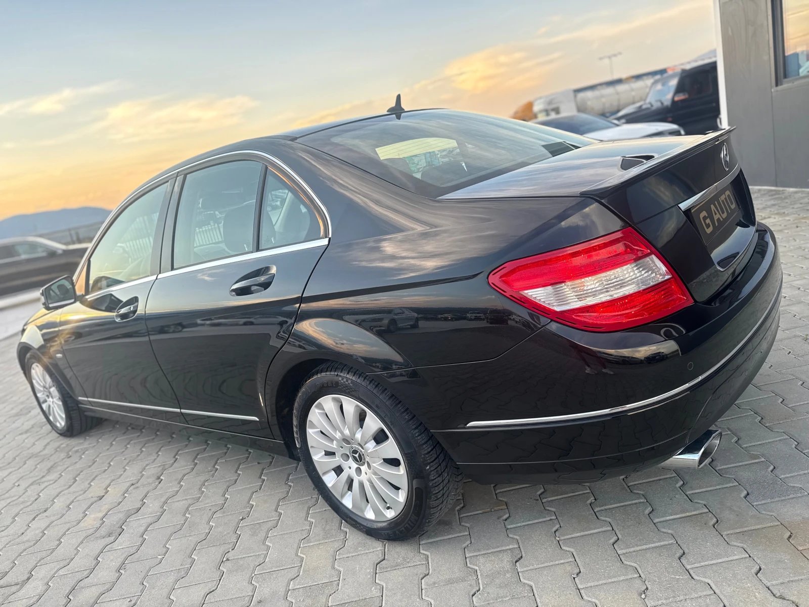 Mercedes-Benz C 180 Kompresor Собствен лизинг !!Обслужена, регистриран, снимка 7 - Автомобили и джипове - 54940601