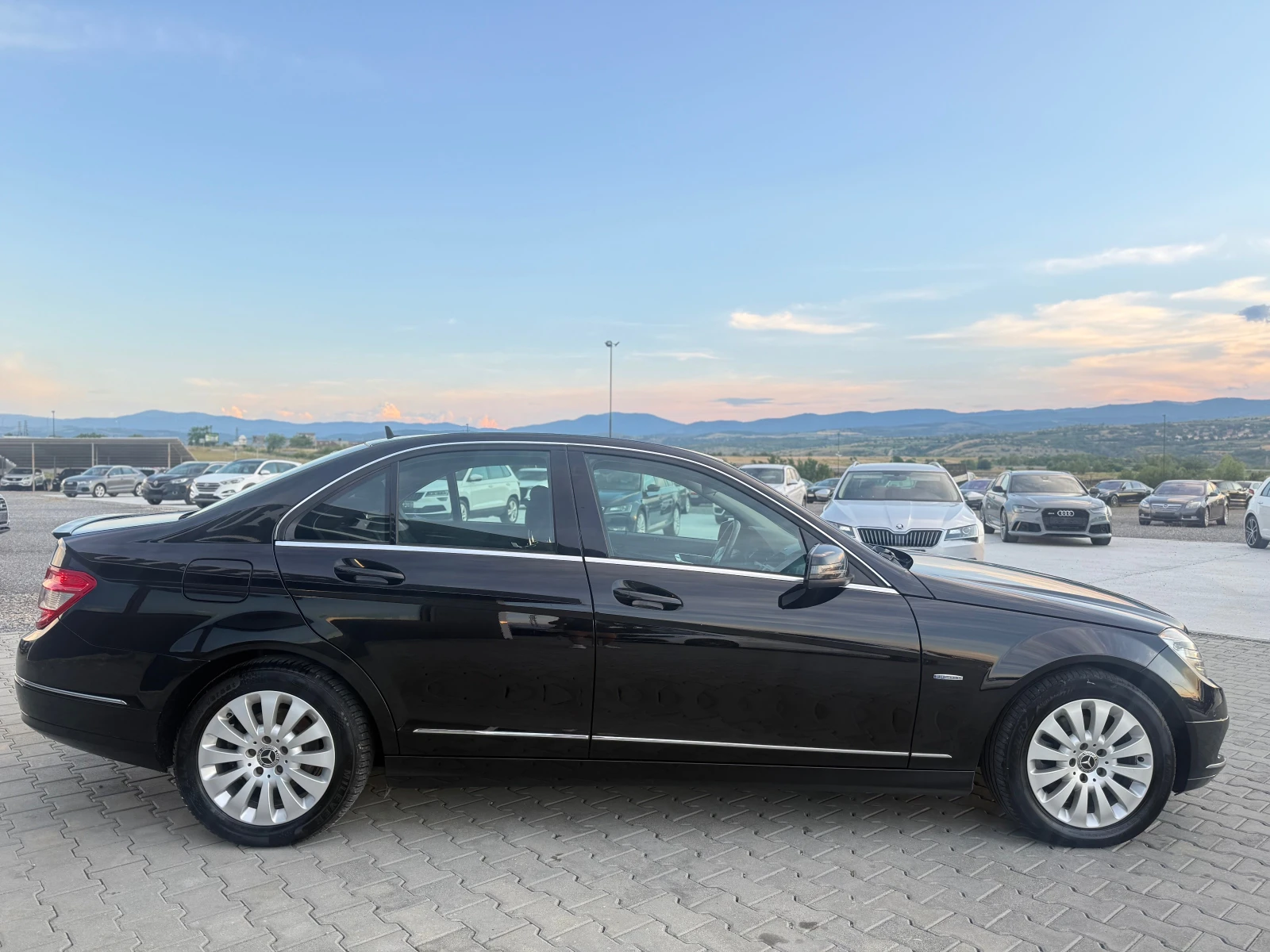 Mercedes-Benz C 180 Kompresor Собствен лизинг !!Обслужена, регистриран, снимка 4 - Автомобили и джипове - 54940601