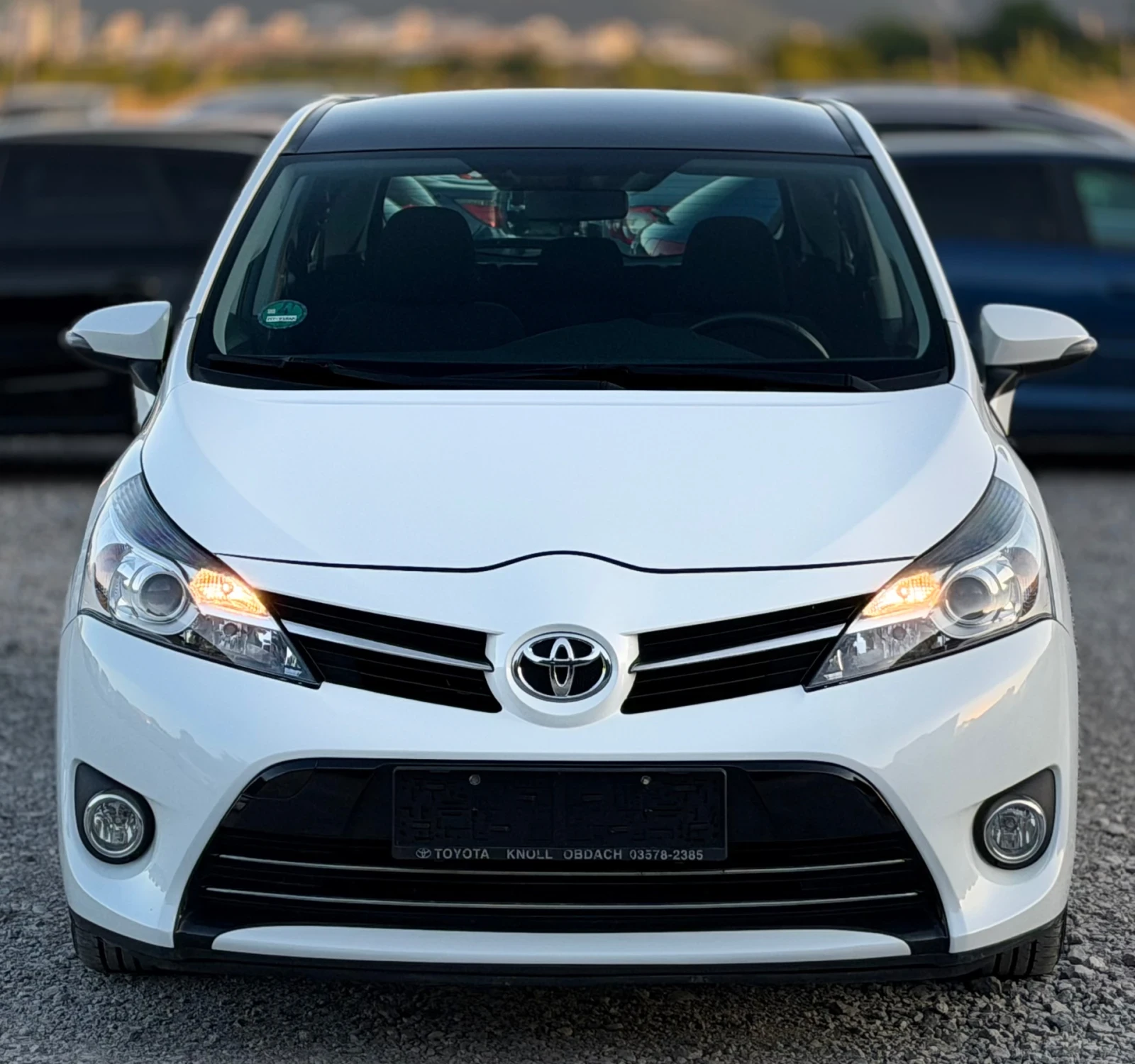 Toyota Verso 2.0D-4D 126кс Панорама Камера Face-Lift, снимка 2 - Автомобили и джипове - 54976649