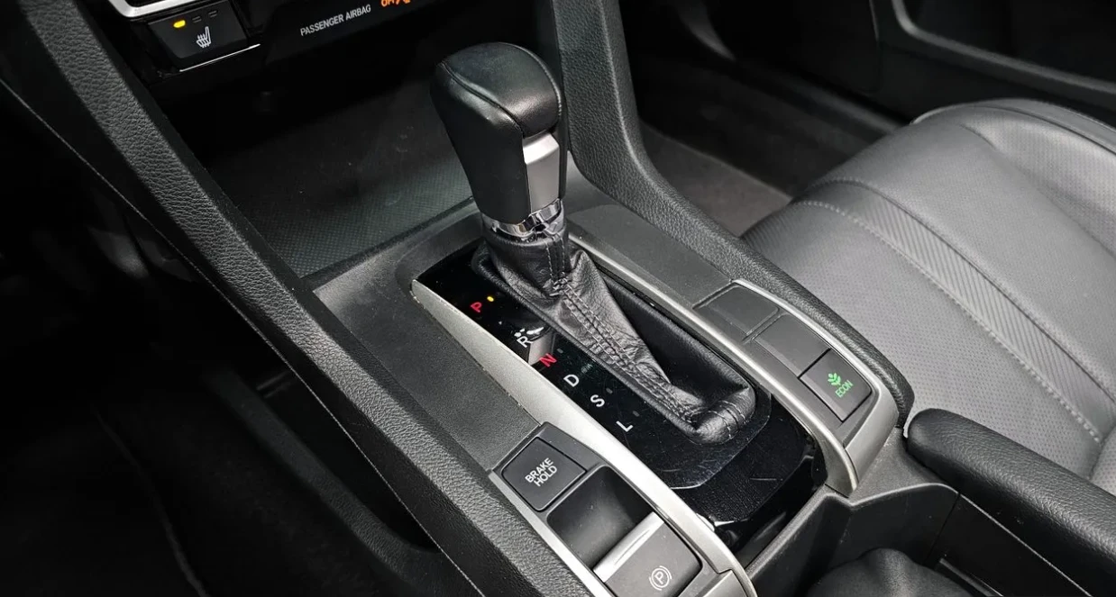 Honda Civic 2.0 Бензин, снимка 8 - Автомобили и джипове - 55141204