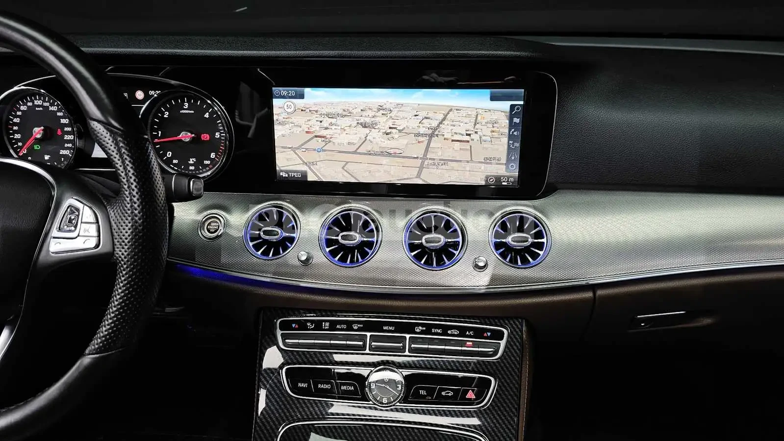 Mercedes-Benz E 220 AVANGARD HEAD UP/BURMESTER 4D/PANORAMA/360CAM/, снимка 11 - Автомобили и джипове - 55310135