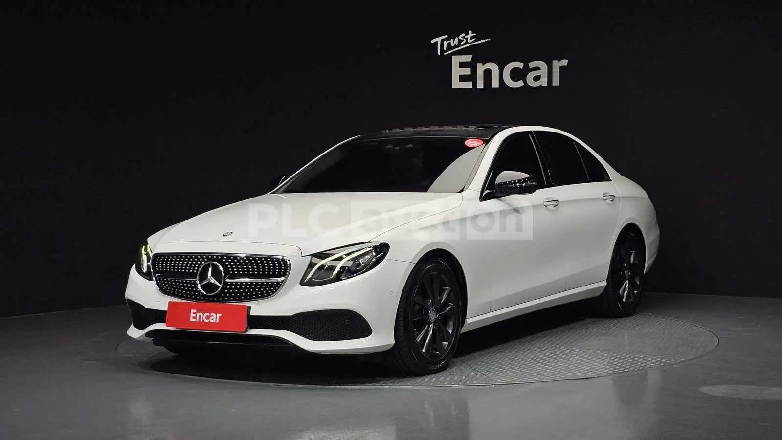 Mercedes-Benz E 220 AVANGARD HEAD UP/BURMESTER 4D/PANORAMA/360CAM/