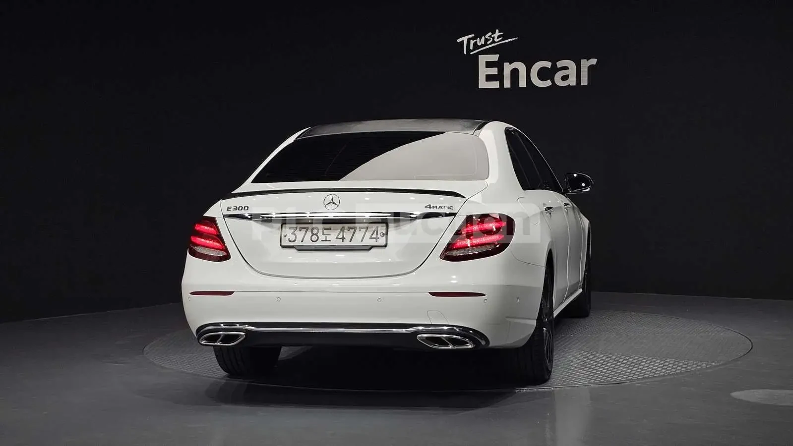 Mercedes-Benz E 220 AVANGARD HEAD UP/BURMESTER 4D/PANORAMA/360CAM/, снимка 4 - Автомобили и джипове - 55310135