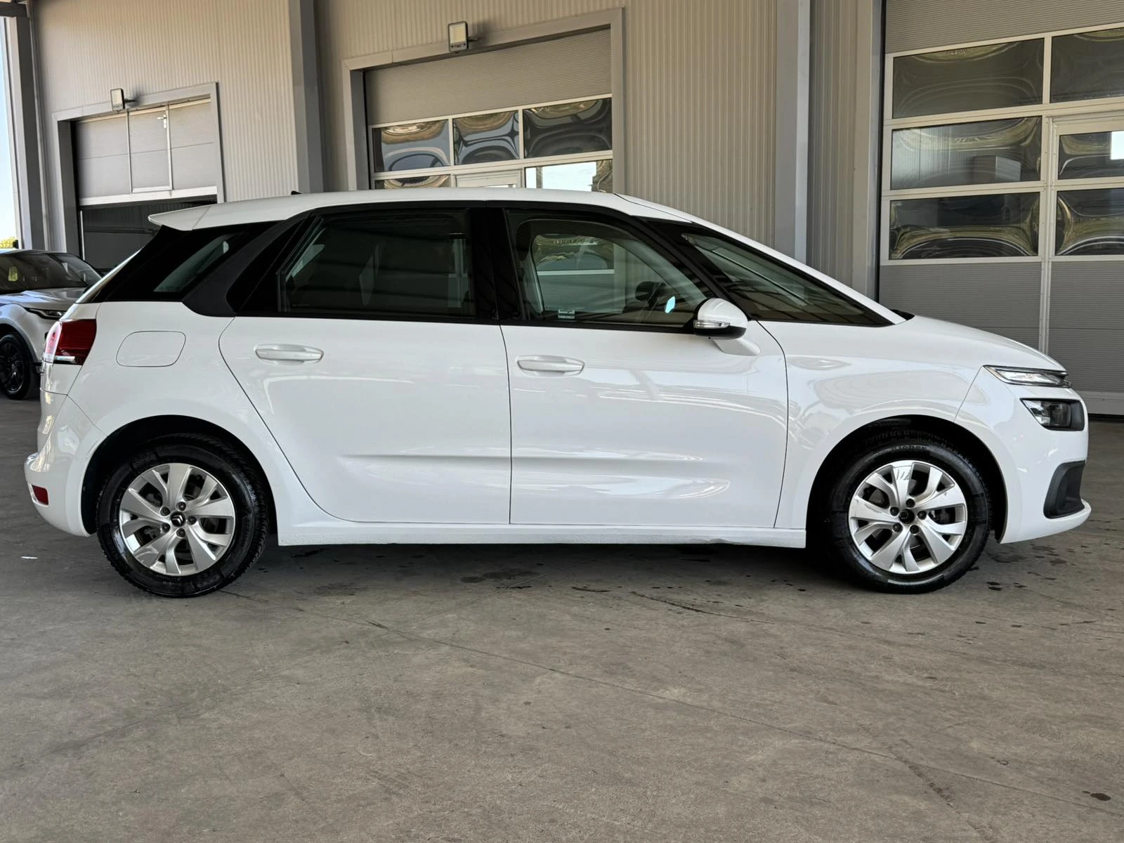 Citroen C4 Picasso 1.6* 120ps* 6ск* НАВИ* КАМЕРА* , снимка 6 - Автомобили и джипове - 55473281