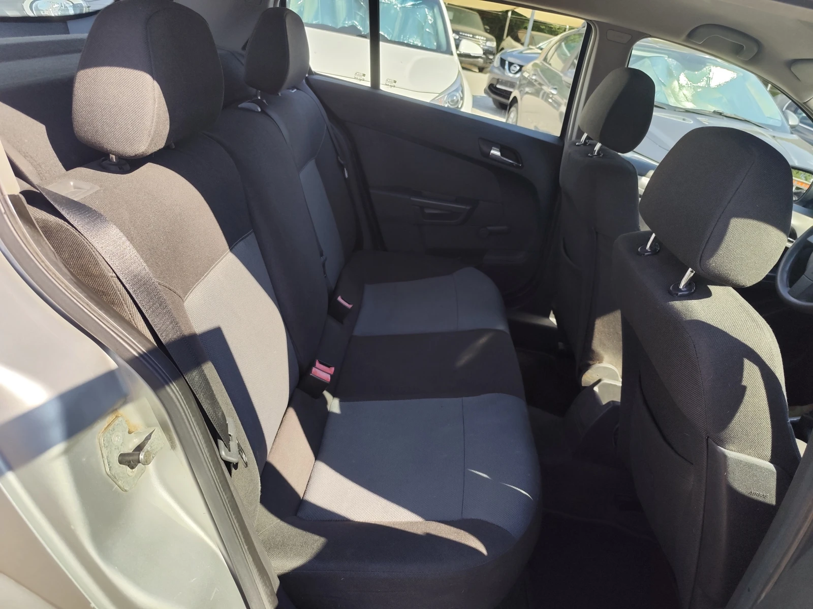 Opel Astra 1.7CDTi* KLIMA* , снимка 11 - Автомобили и джипове - 55562713