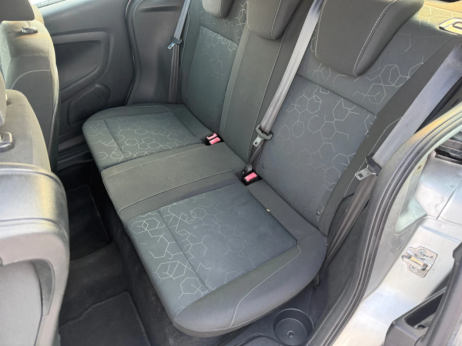 Ford B-Max 1.4i* 2015г* Ръчка* Топ Състояние* , снимка 9 - Автомобили и джипове - 55778596