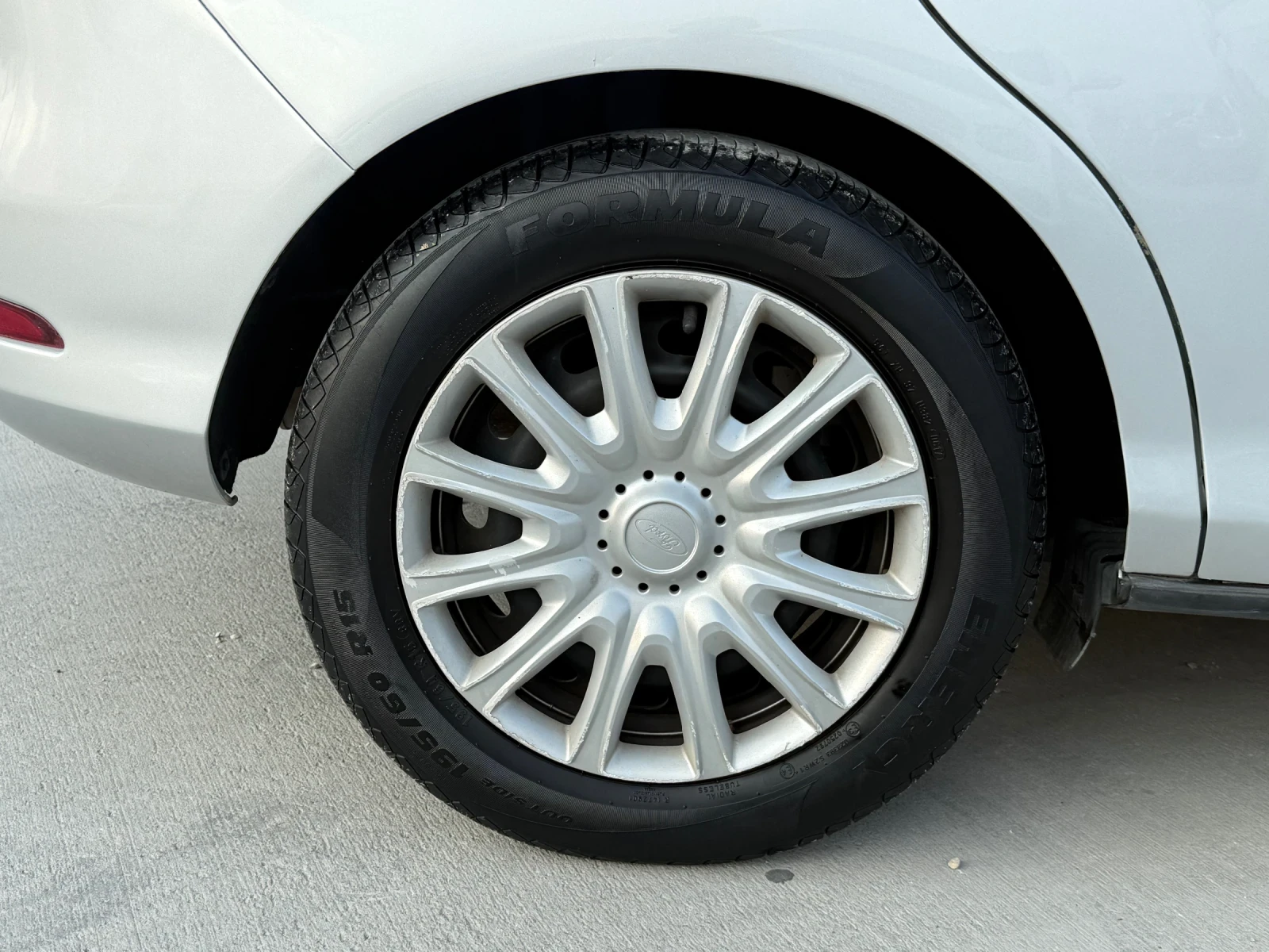 Ford B-Max 1.4i* 2015г* Ръчка* Топ Състояние* , снимка 15 - Автомобили и джипове - 55778596
