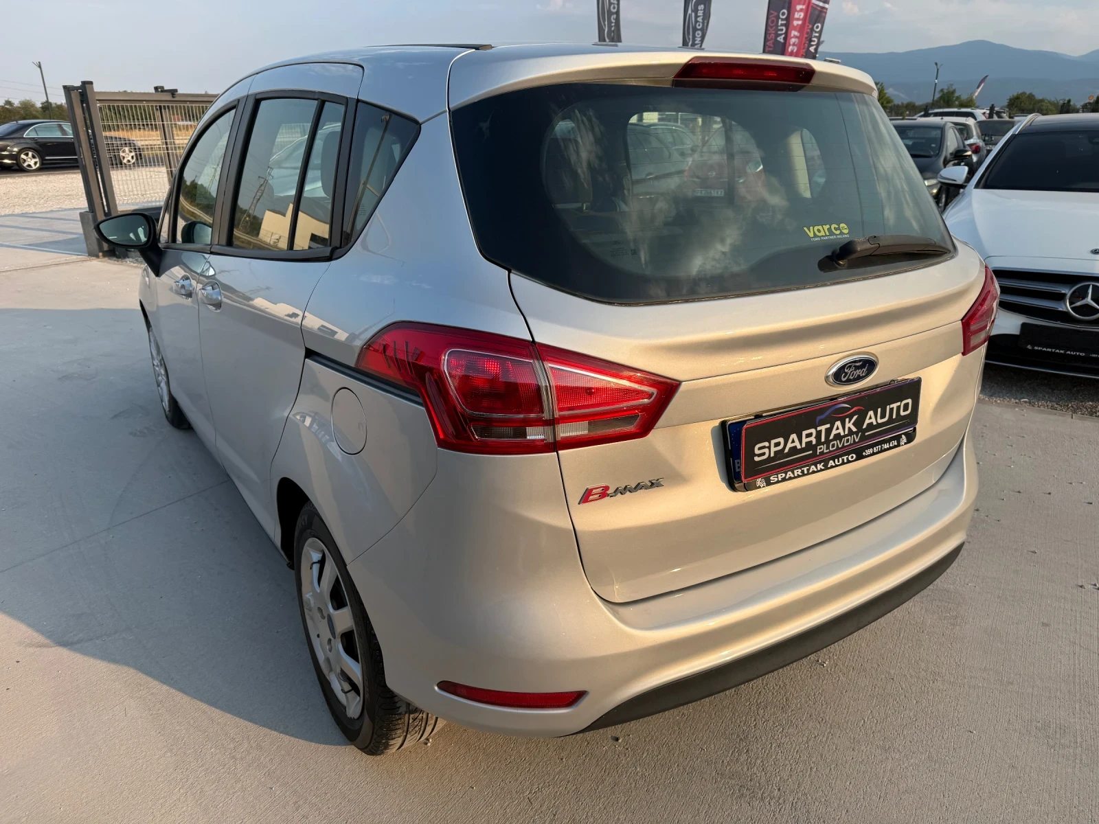 Ford B-Max 1.4i* 2015г* Ръчка* Топ Състояние* , снимка 6 - Автомобили и джипове - 55778596