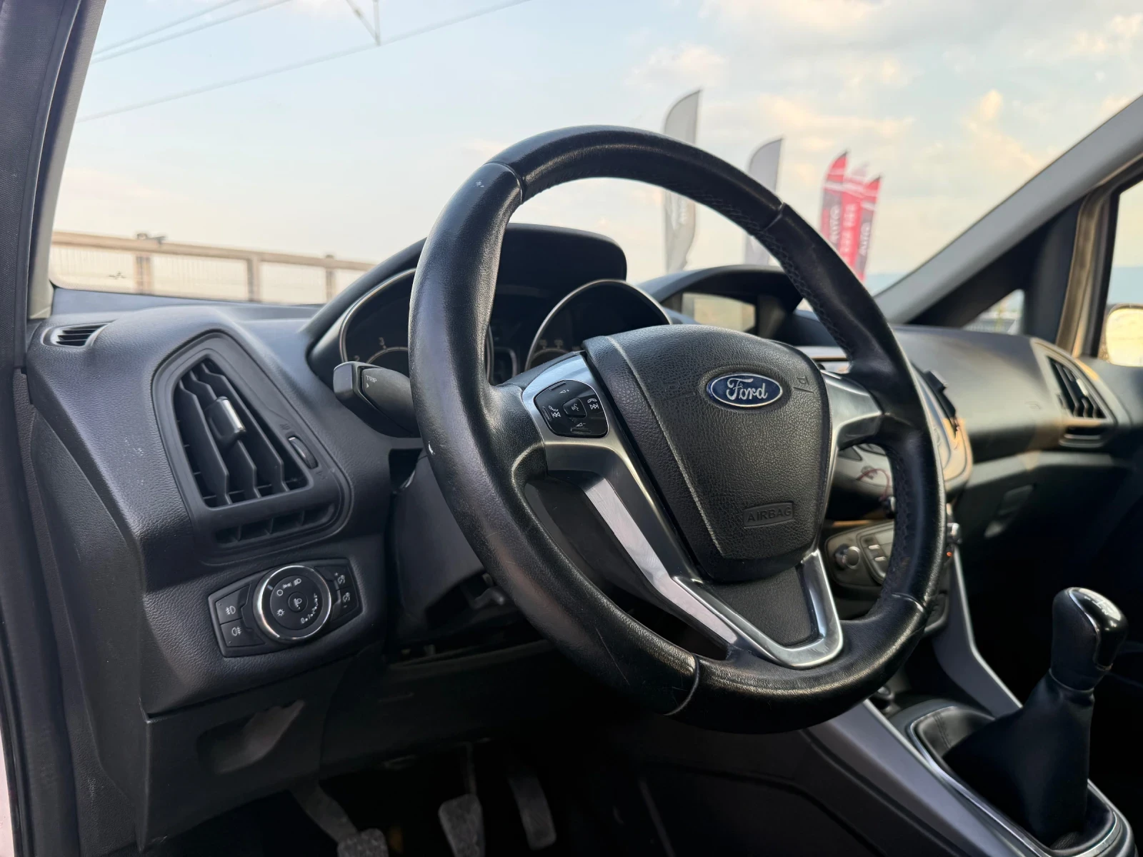 Ford B-Max 1.4i* 2015г* Ръчка* Топ Състояние* , снимка 8 - Автомобили и джипове - 55778596