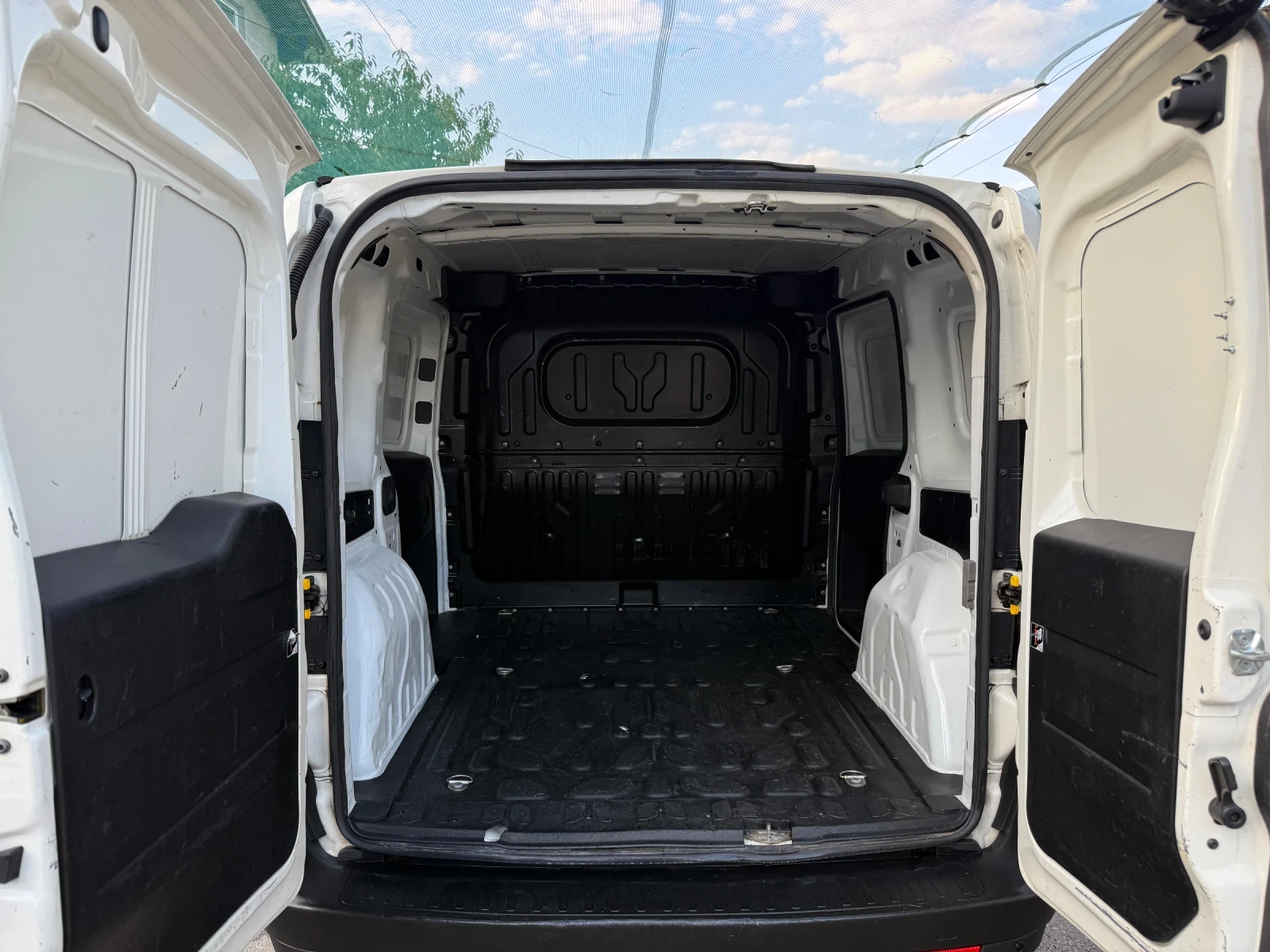 Fiat Doblo 1.6M-JET 105HP, снимка 14 - Автомобили и джипове - 56138799