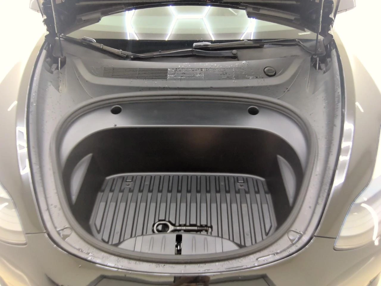 Tesla Model 3 SR LFP, снимка 6 - Автомобили и джипове - 56145963