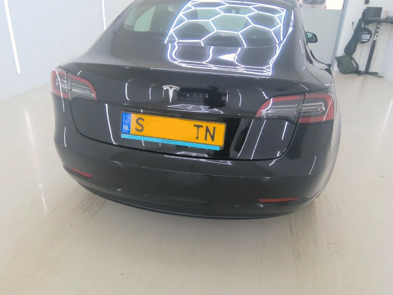 Tesla Model 3 SR LFP, снимка 4 - Автомобили и джипове - 56145963