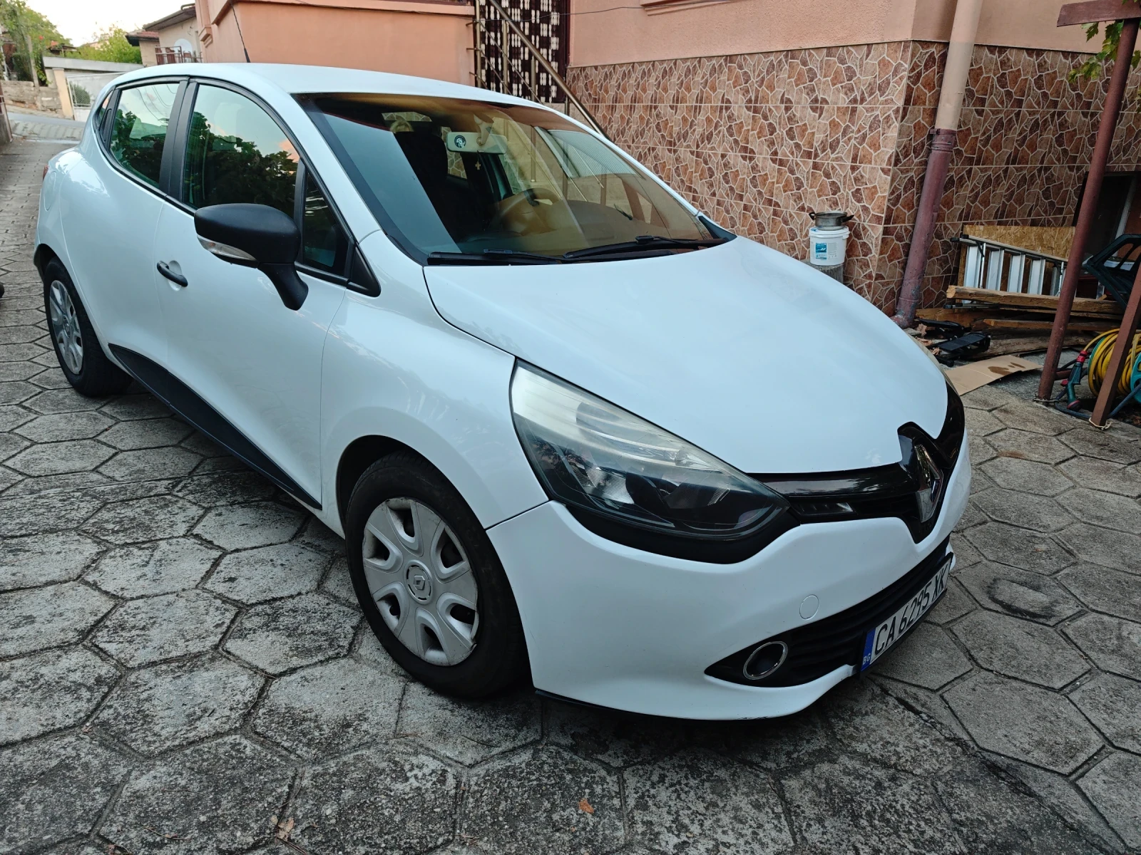 Renault Clio, снимка 2 - Автомобили и джипове - 56328712