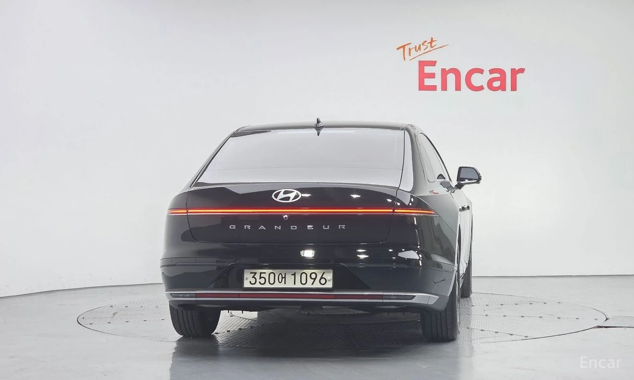 Hyundai Grandeur 3.5* МАСАЖ* ОБДУВХАНЕ* ДИСТРОНИК* 360* КРАЙНА ЦЕНА, снимка 4 - Автомобили и джипове - 56213230