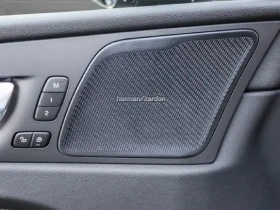 Volvo XC60 T8 Recharge AWD = Ultra Dark = Гаранция, снимка 4