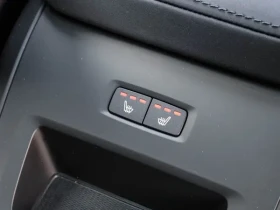 Volvo XC60 T8 Recharge AWD = Ultra Dark = Гаранция, снимка 13