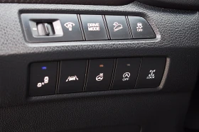 Hyundai Santa fe 2.2ШВЕЙЦАРИЯ-7МЕСТА/ДИСТРОНИК/КОЖА/НАВИ/LANE ASSIS, снимка 9