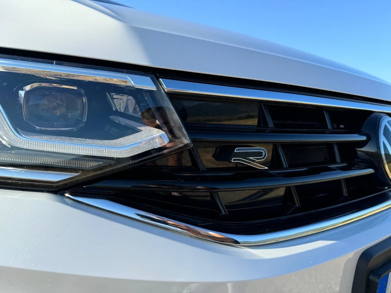 VW Tiguan  Tiguan R-Line 1.4 l eHybrid GPF 2023 Гаранционен , снимка 11 - Автомобили и джипове - 47045890