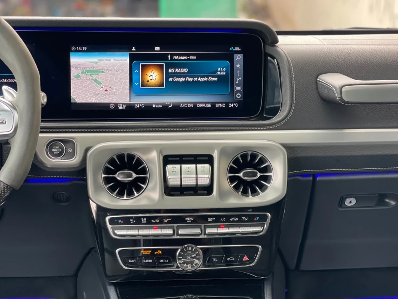 Mercedes-Benz G 63 AMG BURMESTER* 360* NIGHT* 22Inch* MEMORY, снимка 8 - Автомобили и джипове - 51486221