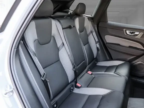 Volvo XC60 T8 Recharge AWD = Ultra Dark = Гаранция, снимка 12 - Автомобили и джипове - 54179300