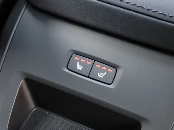 Volvo XC60 T8 Recharge AWD = Ultra Dark = Гаранция, снимка 13 - Автомобили и джипове - 54179300