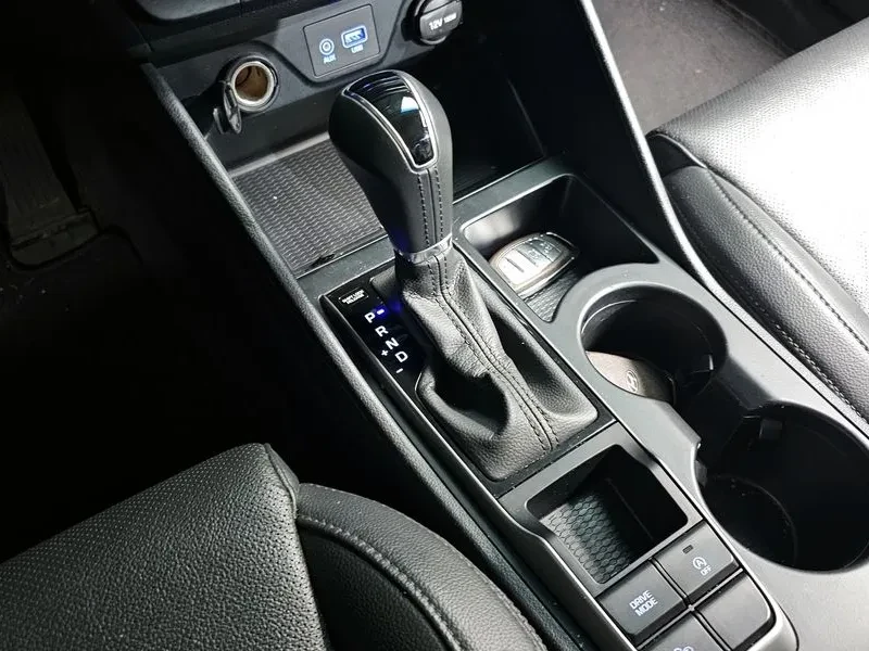 Hyundai Tucson DIESEL 1.7 2WD MODERN, снимка 9 - Автомобили и джипове - 55263627