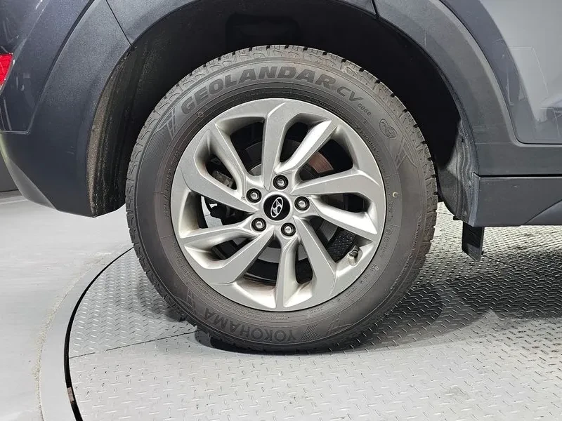 Hyundai Tucson DIESEL 1.7 2WD MODERN, снимка 5 - Автомобили и джипове - 55263627