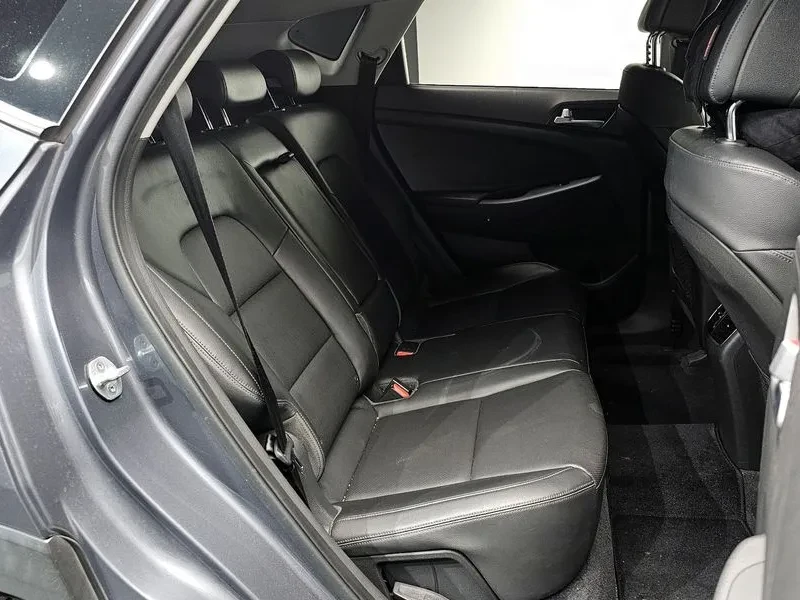 Hyundai Tucson DIESEL 1.7 2WD MODERN, снимка 11 - Автомобили и джипове - 55263627