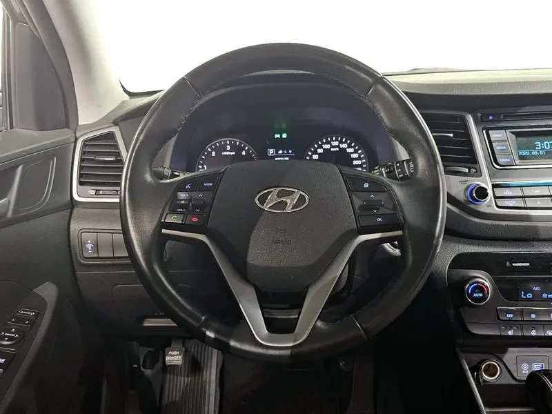Hyundai Tucson DIESEL 1.7 2WD MODERN, снимка 12 - Автомобили и джипове - 55263627