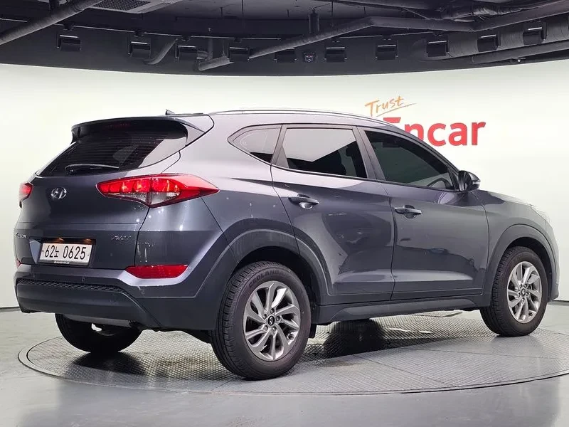 Hyundai Tucson DIESEL 1.7 2WD MODERN, снимка 2 - Автомобили и джипове - 55263627