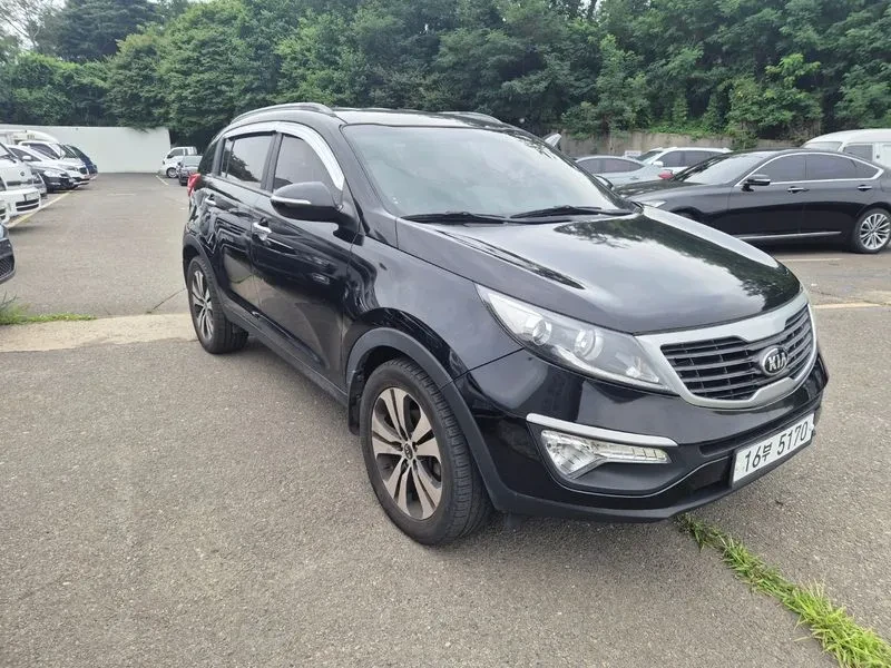 Kia Sportage R Diesel 2Wd Tlx Top-Of-The-Line Model, снимка 2 - Автомобили и джипове - 55784250