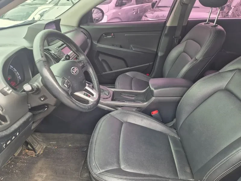 Kia Sportage R Diesel 2Wd Tlx Top-Of-The-Line Model, снимка 5 - Автомобили и джипове - 55784250