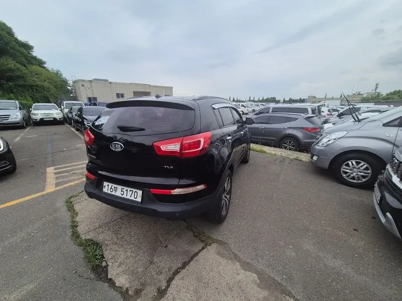 Kia Sportage R Diesel 2Wd Tlx Top-Of-The-Line Model, снимка 3 - Автомобили и джипове - 55784250