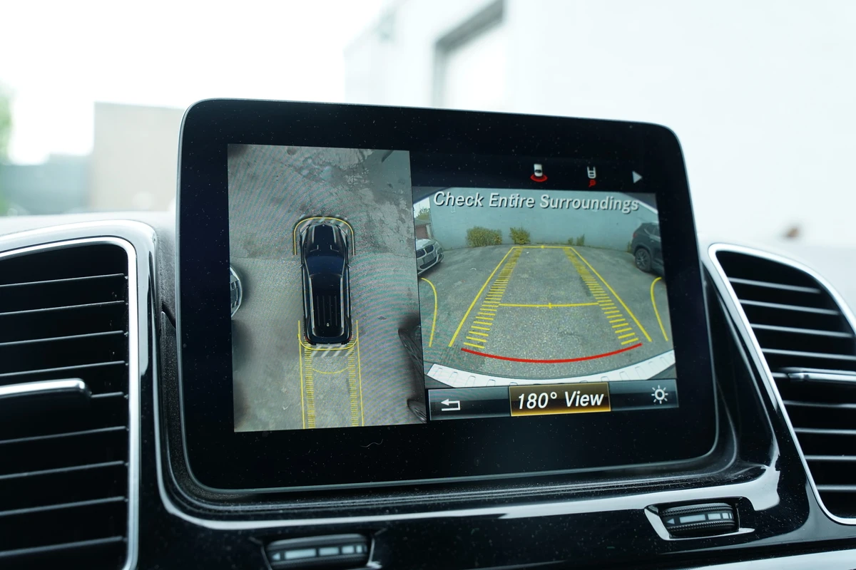 Mercedes-Benz GLE 400 4Matic* Sport-Pkg* H&K Sound* Brown Leather* Pano* - изображение 9