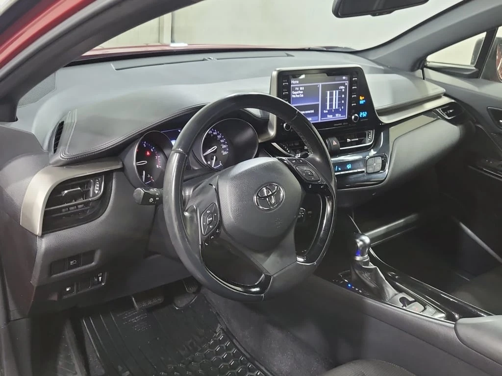 Toyota C-HR * FWD * CARFAX * БЕЗ ПЪРВОНАЧАЛНА ВНОСКА - изображение 9