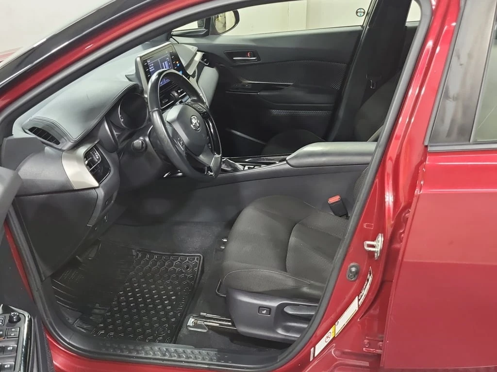 Toyota C-HR * FWD * CARFAX * БЕЗ ПЪРВОНАЧАЛНА ВНОСКА - изображение 8