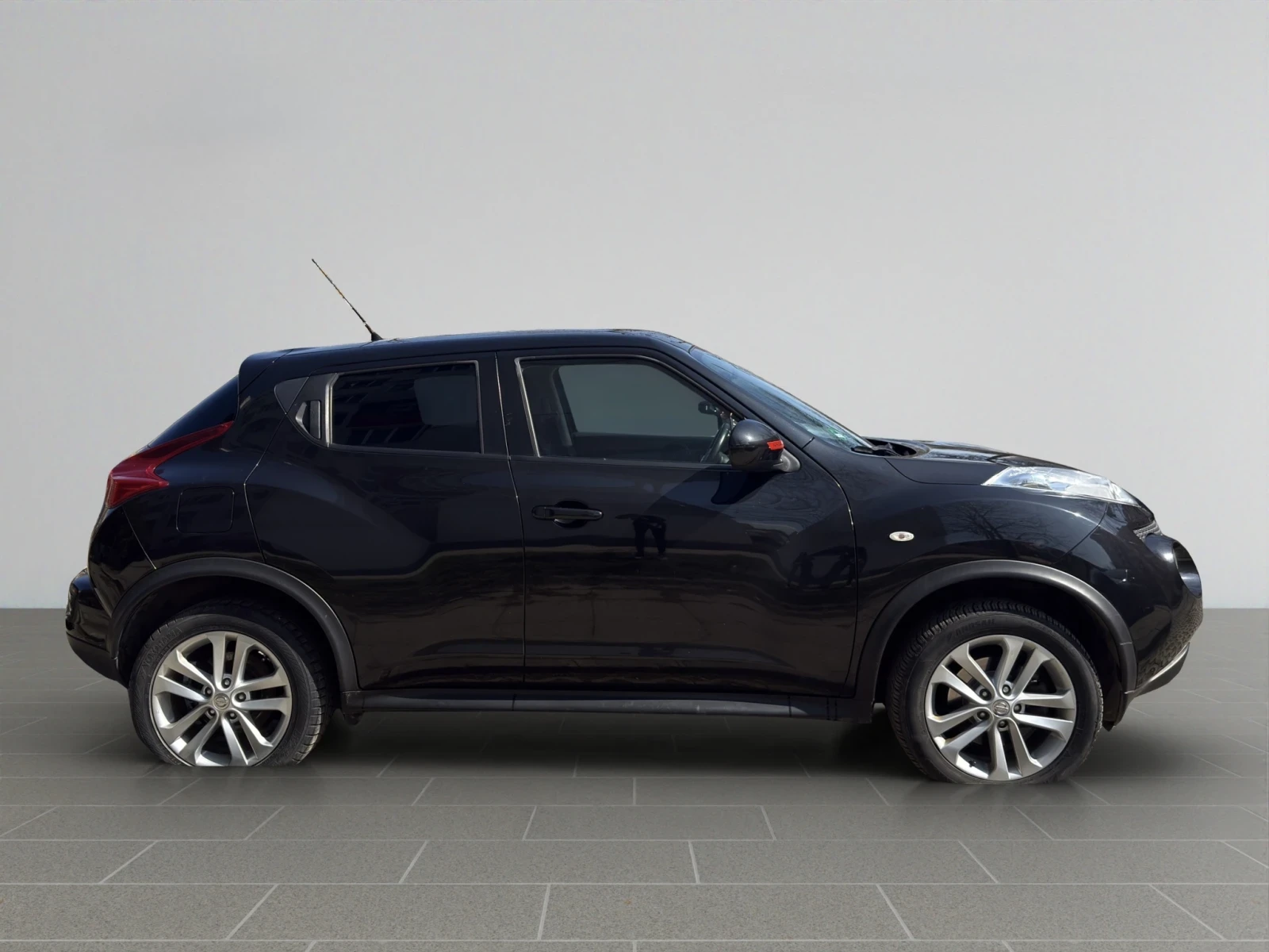 Nissan Juke 1.6 DIG-T 190 Acenta, снимка 4 - Автомобили и джипове - 53753443