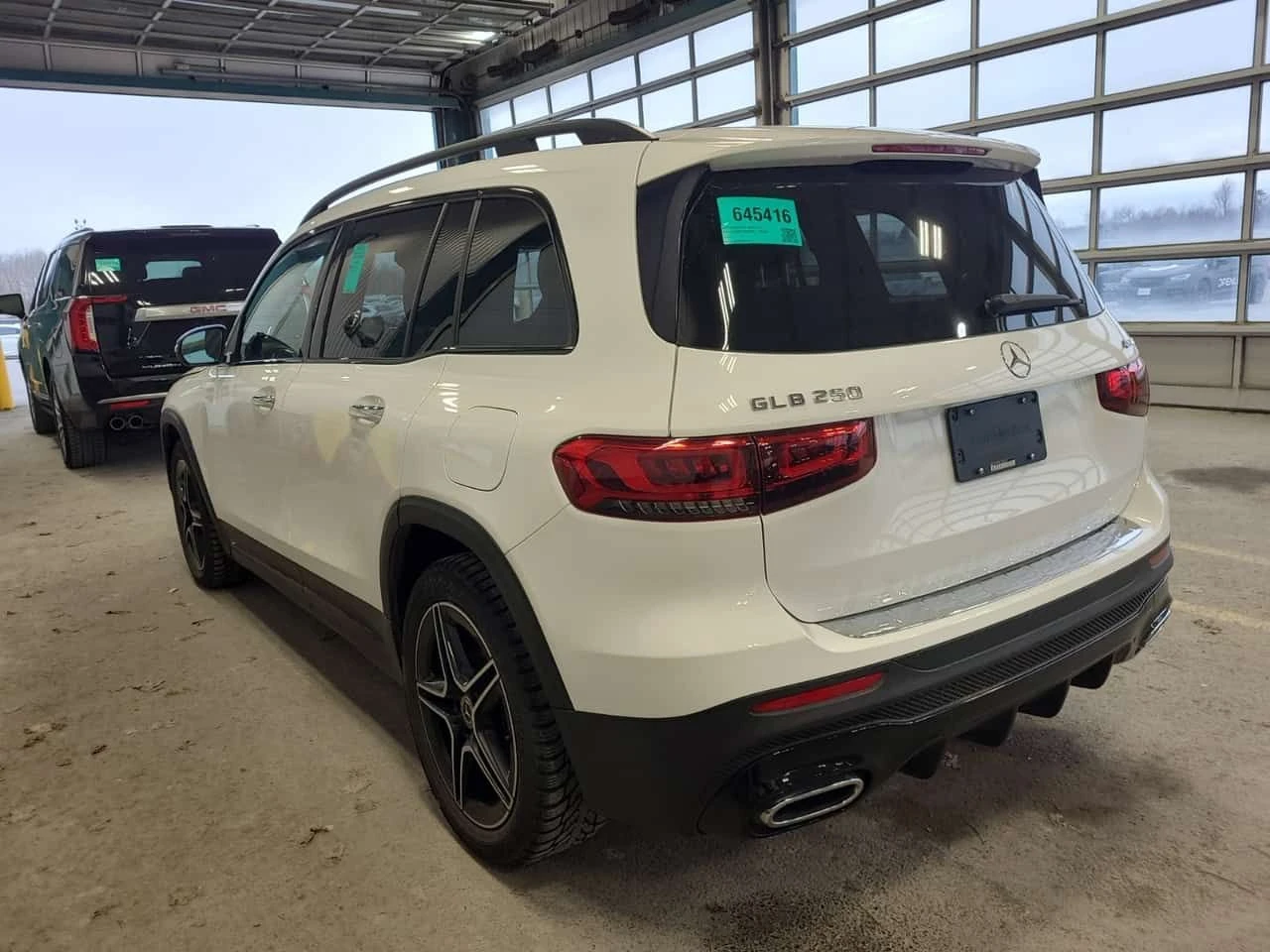 Mercedes-Benz GLB 250| 360 КАМЕРИ| АМБИЕНТ| ПАНОРАМА| 2 КЛЮЧА| , снимка 4 - Автомобили и джипове - 54163498