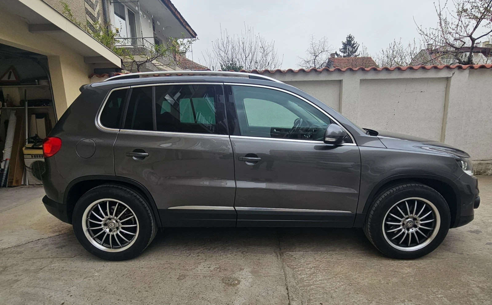 VW Tiguan, снимка 4 - Автомобили и джипове - 54269852